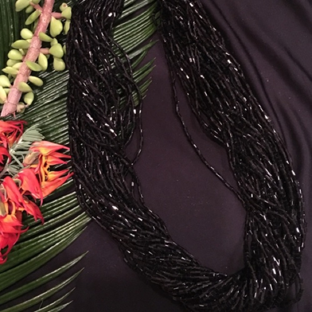 BLACK TWISTED MULTI STRAND BEAD NECKLACE