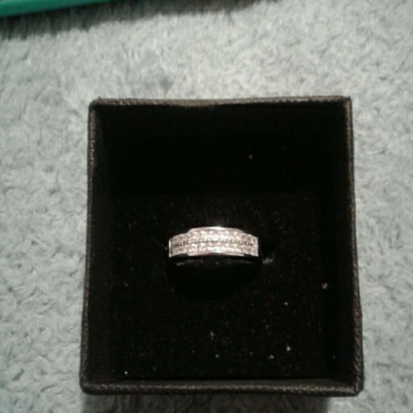 Women's size 7 wedding ring set - Picture 4 of 4