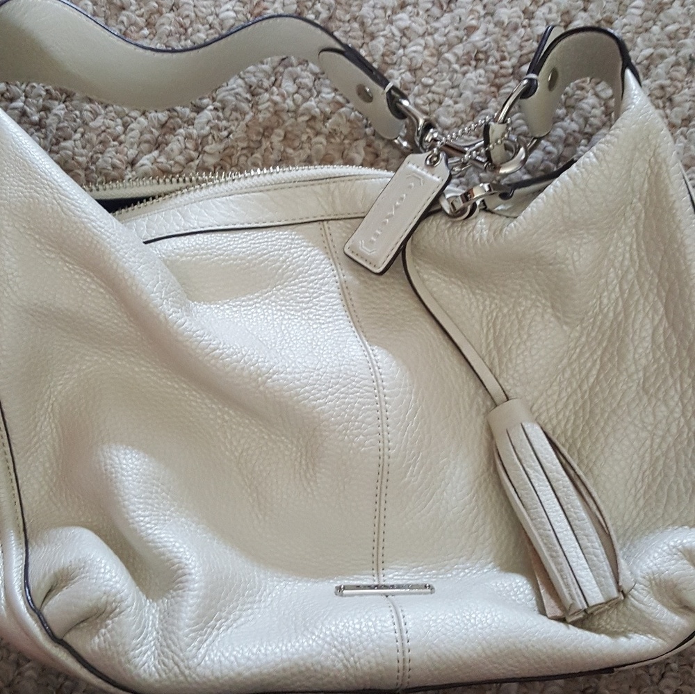 *Authentic* NWOT Coach bag