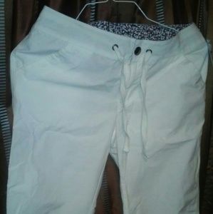 New Columbia Woman Knee pants size 4