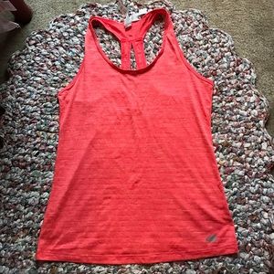 New balance tank