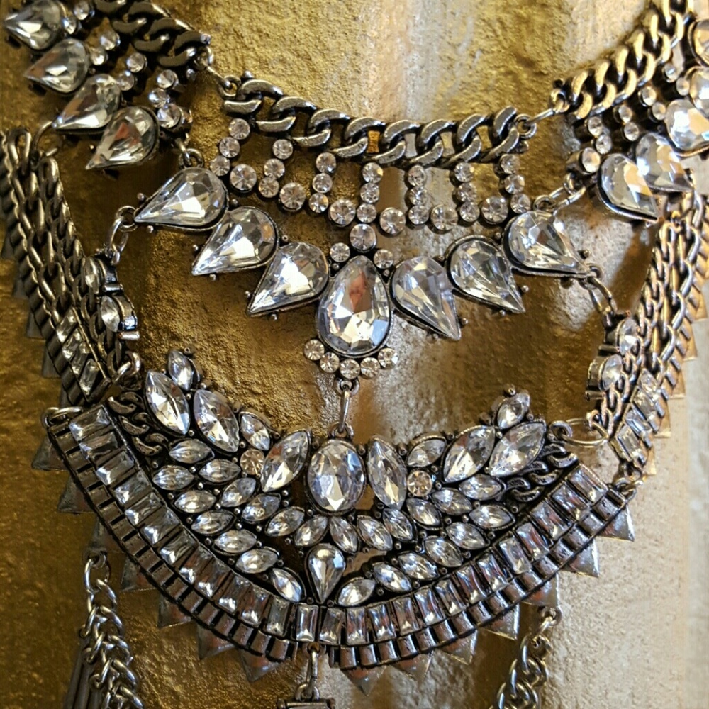 💋NWT Extravagant Boho Tribal necklace - Picture 2 of 4