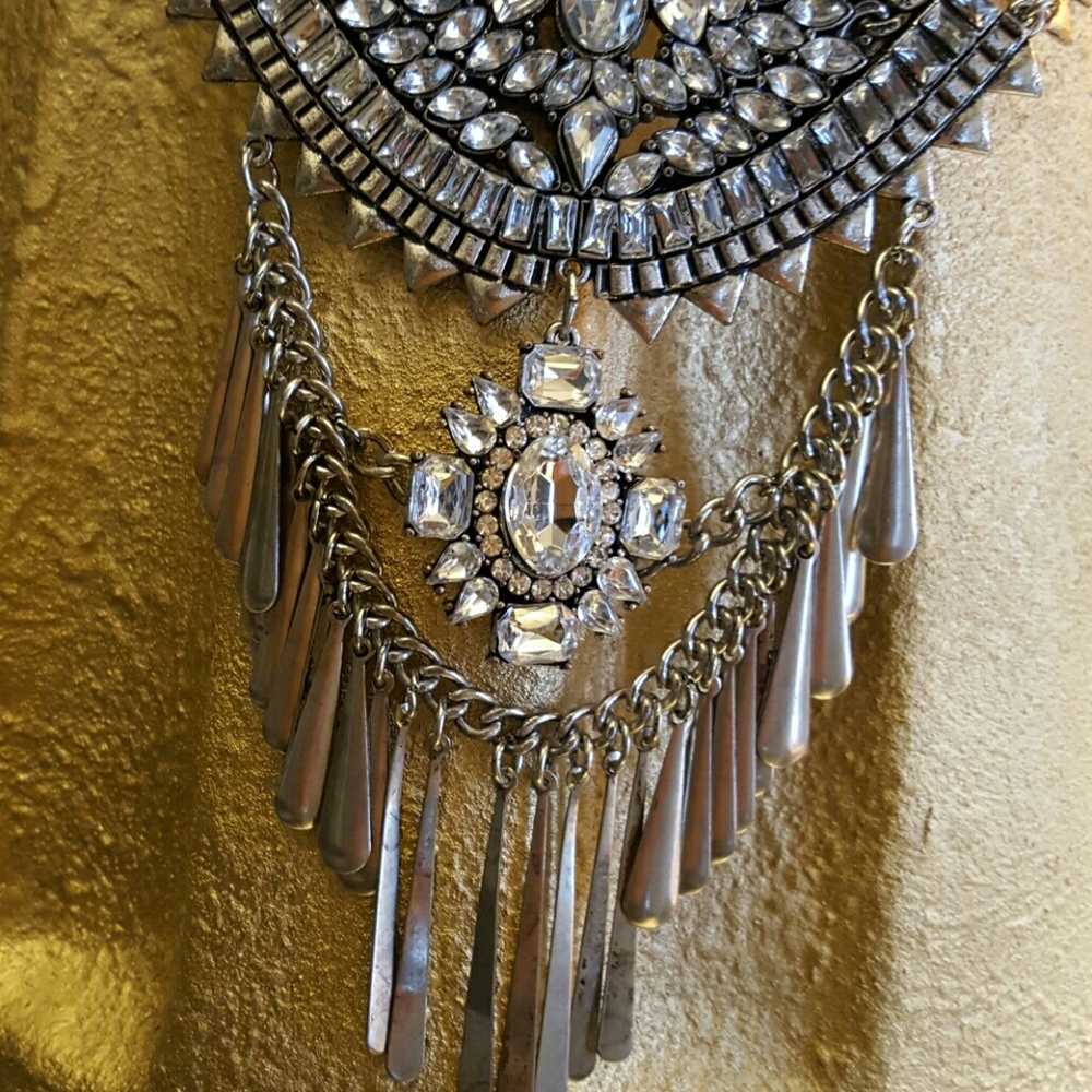 💋NWT Extravagant Boho Tribal necklace - Picture 3 of 4