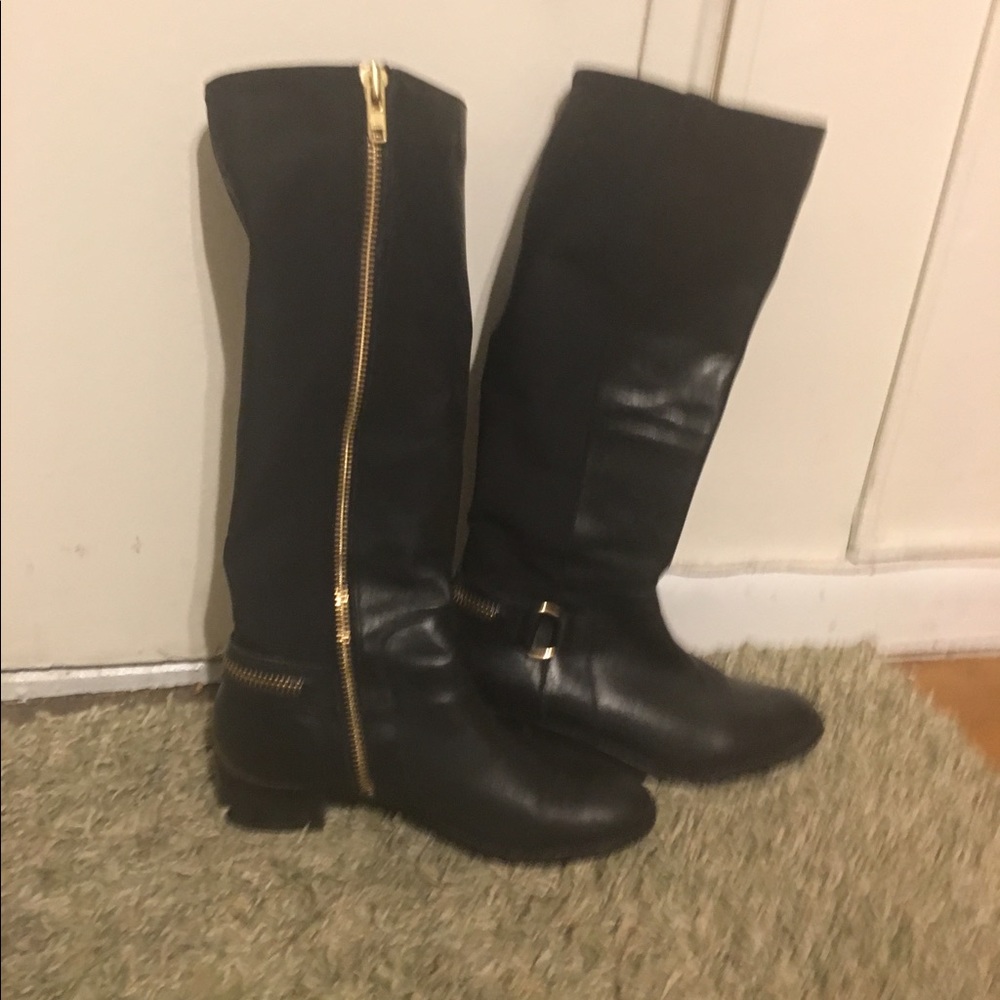 Steve Madden black boots with stretch