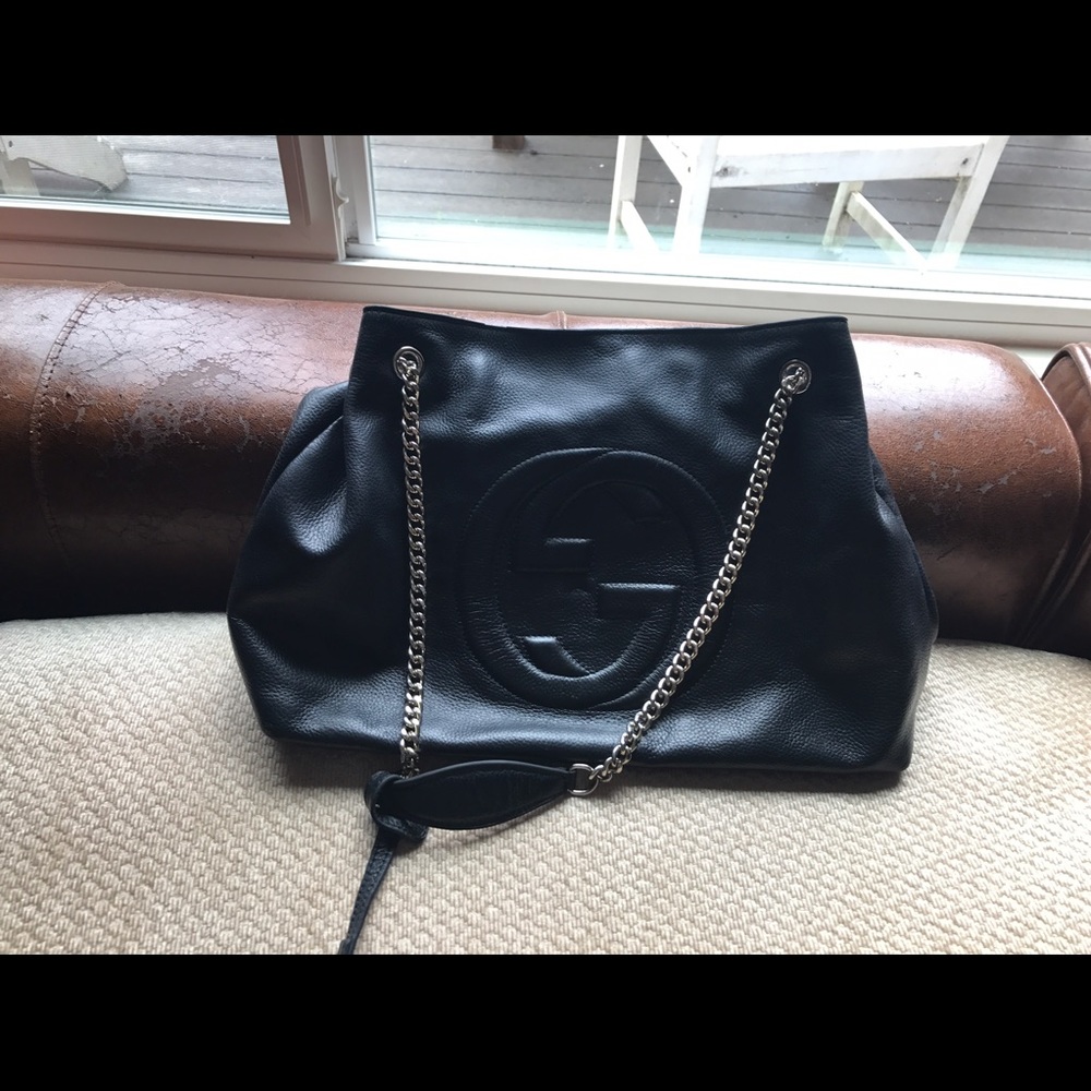 Gucci black pebble leather medium soho tote
