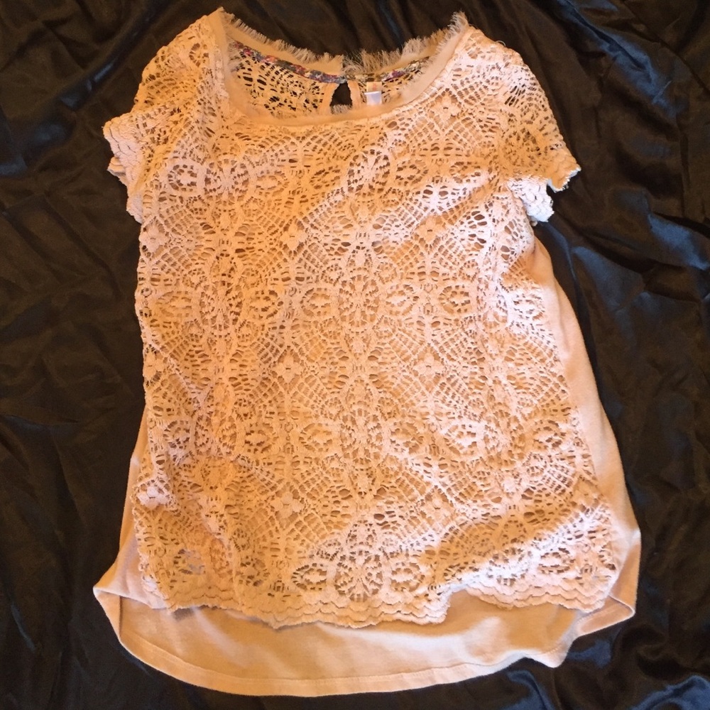 Short sleeve lace front top.