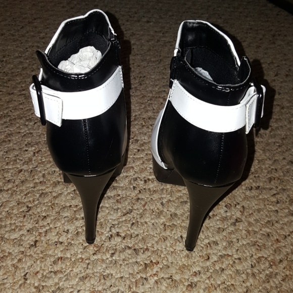 Shoes - Picture 2 of 5