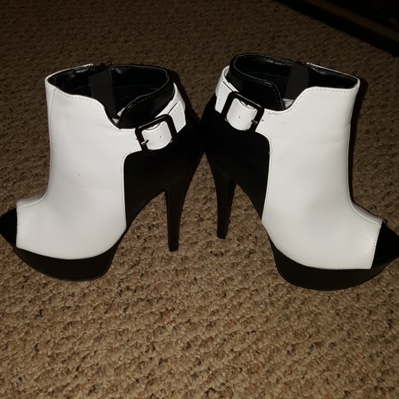 Shoes - Picture 3 of 5