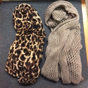 2 Infinity scarves