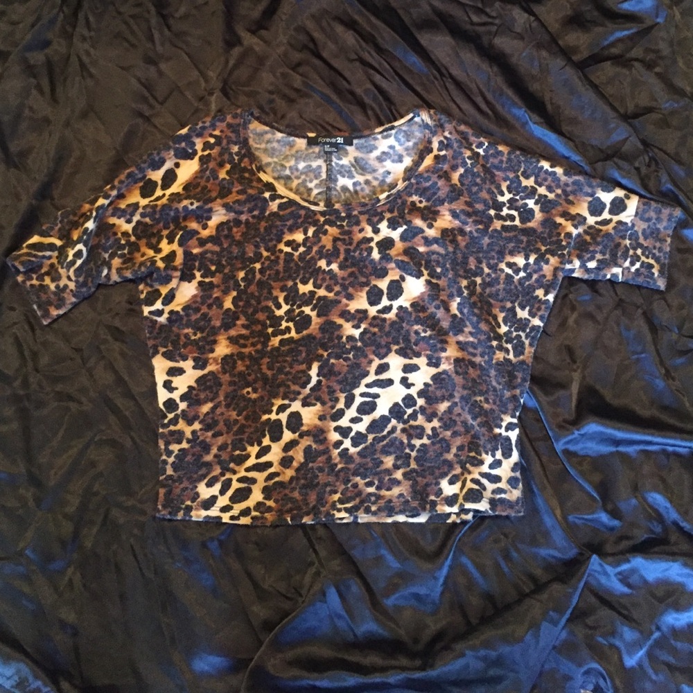 CHEETAH🖤 Short sleeve knit top.
