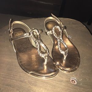 Metallic! Bronze sandals! With bow design on top!