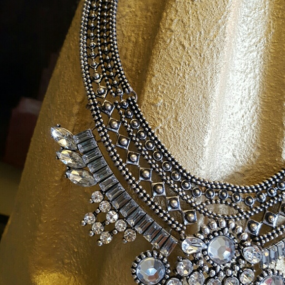 💎NWT EXTRAVAGANT Boho Tribal Necklace - Picture 3 of 5