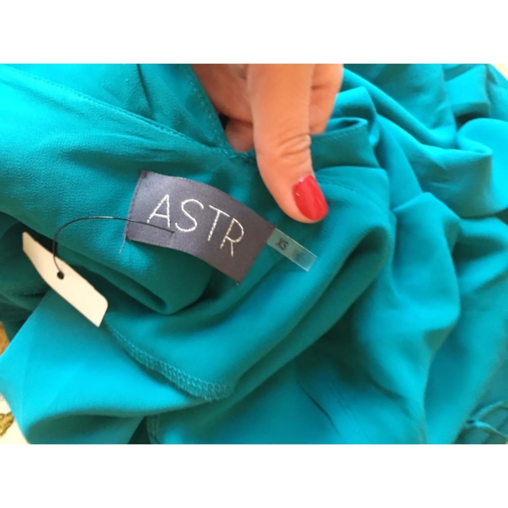 ASTR Drape Back Tunic Tank - Picture 4 of 4