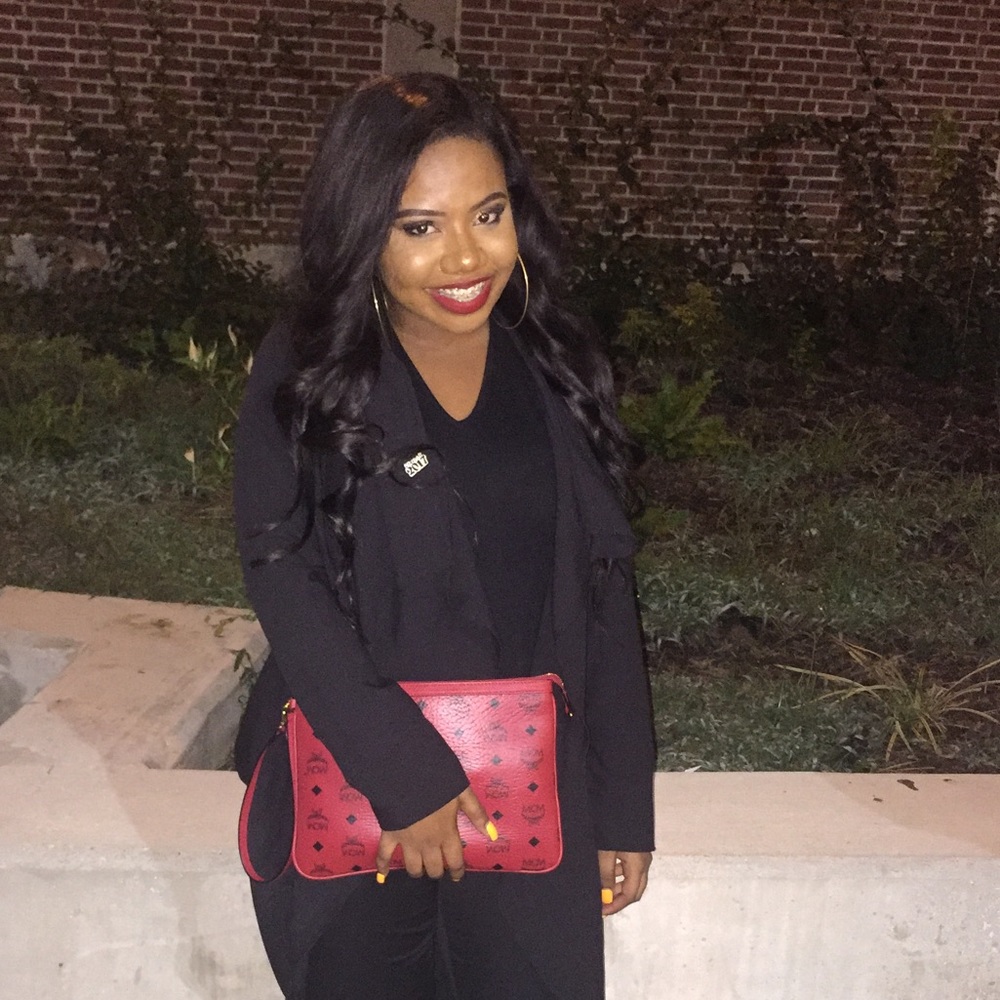 Meet your Posher, Arielle