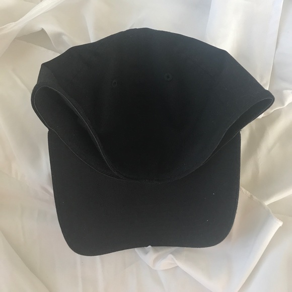 Hat - Picture 3 of 4