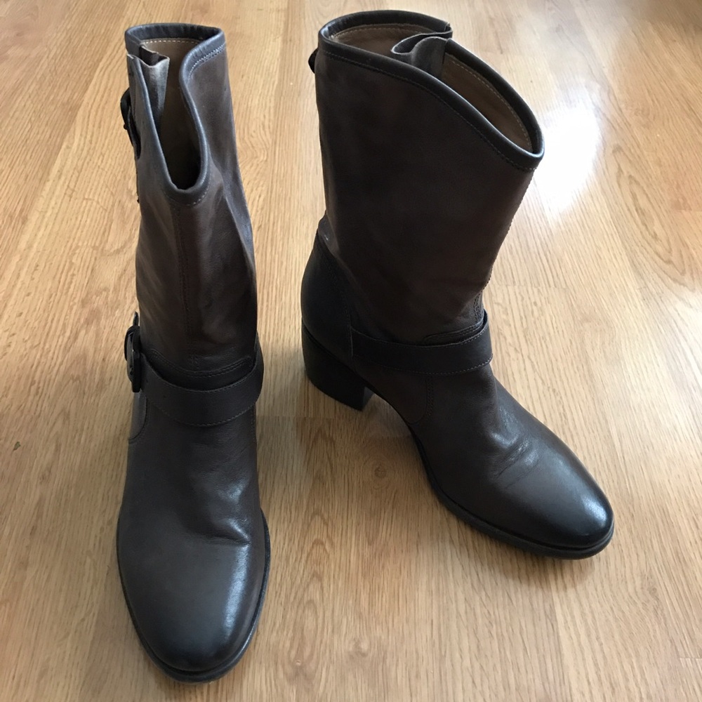 UGG Collection boots - Sz 7.5