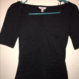 XSMALL v neck