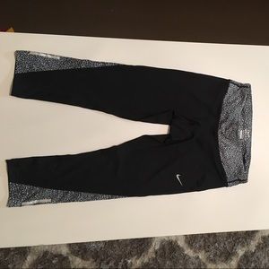 Nike crop leggings!