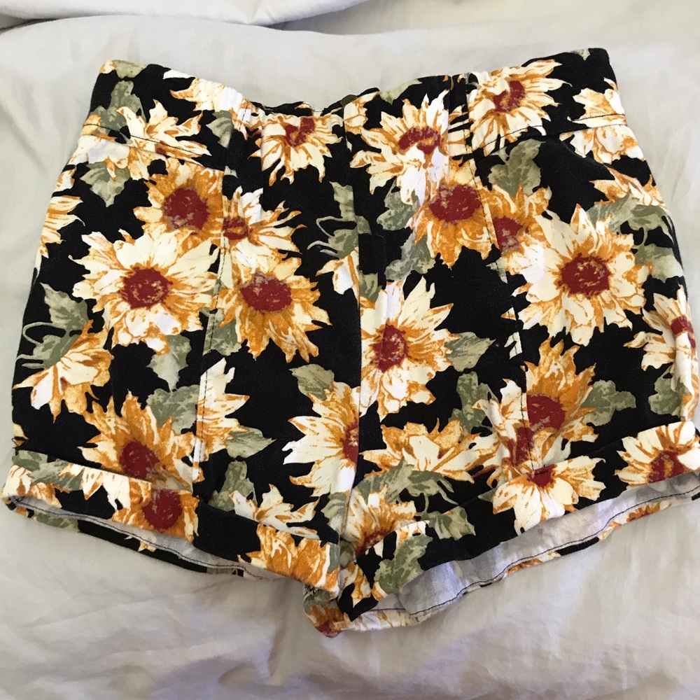 LA hearts high waisted shorts