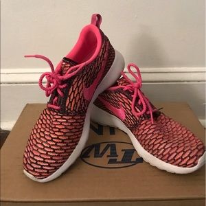 Nike flynit roshe runs