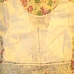 Cropped lace shirt