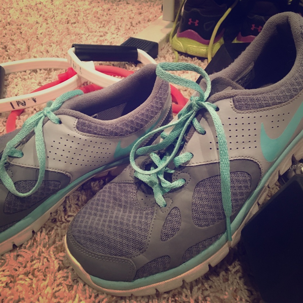 Nike cross training sneakers