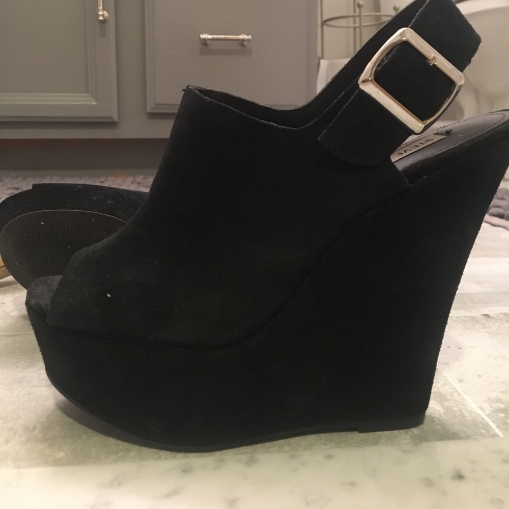 Steve Madden black suede wedges