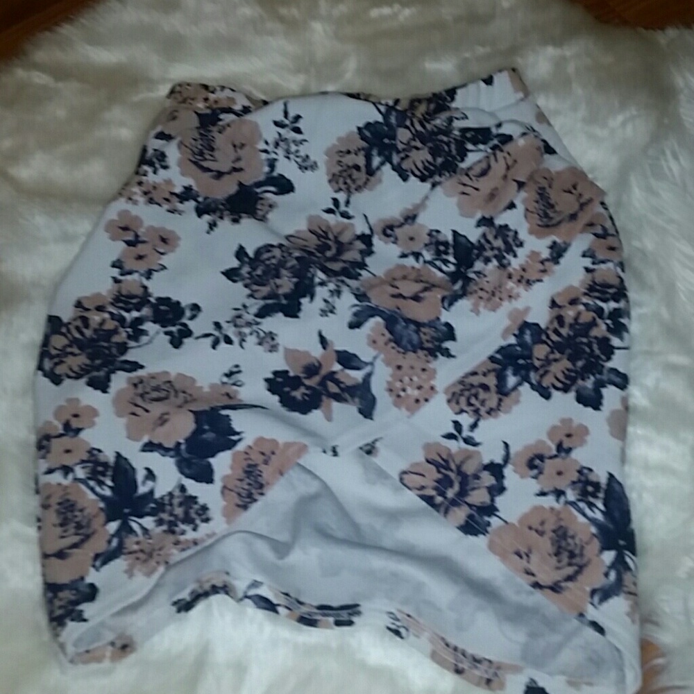 Boohoo mini skirt floral