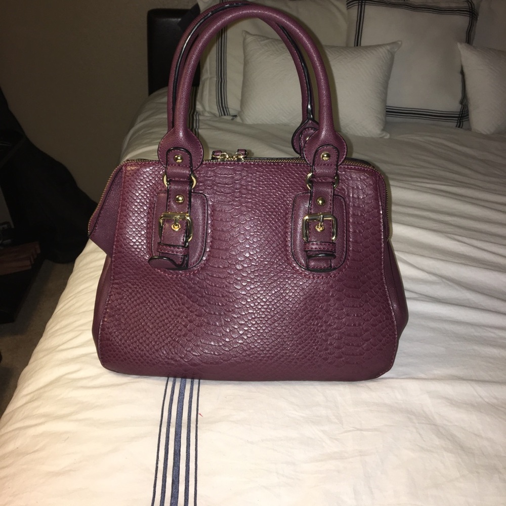 Maroon shoulder bag