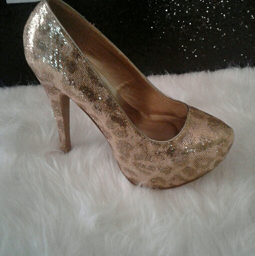 QUPID GOLD HEELS SIZE 7 - Picture 2 of 4