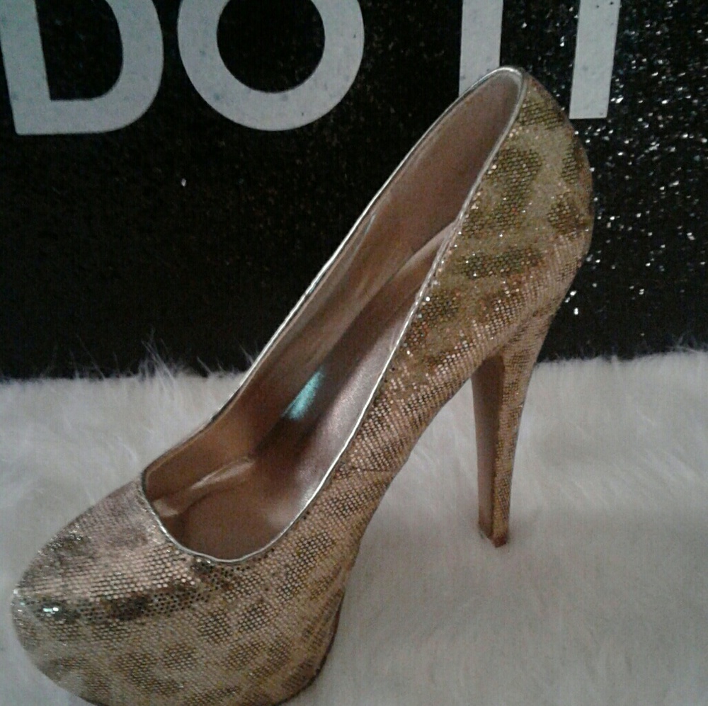 QUPID GOLD HEELS SIZE 7 - Picture 3 of 4