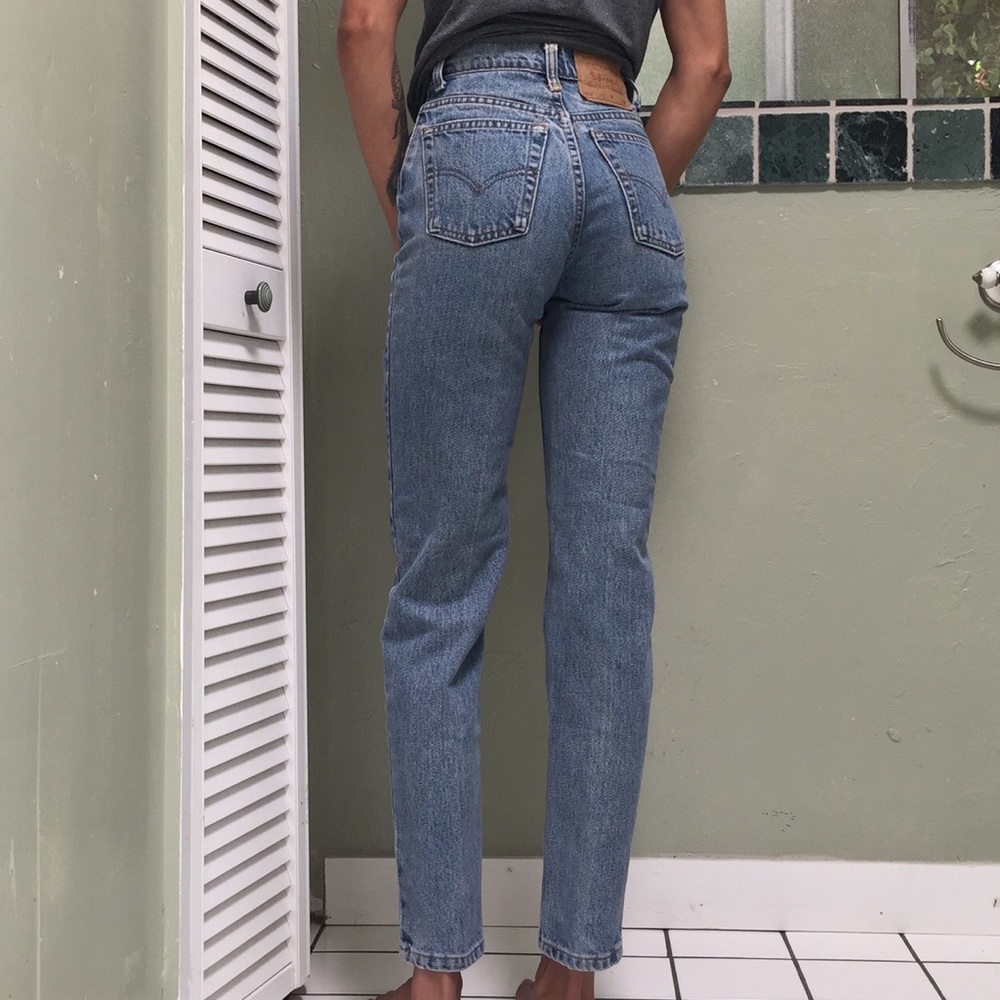 🚫SOLD🚫Vintage 512 LEVI'S Slim Fit Tapered Leg