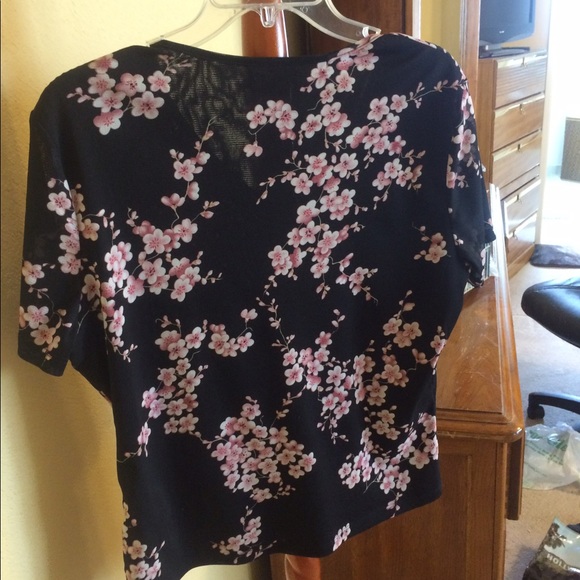 Top - Picture 3 of 3