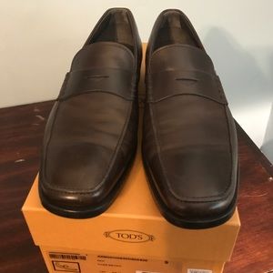 Tod's dark brown moc euro size 9 (I'm 10.5 US)