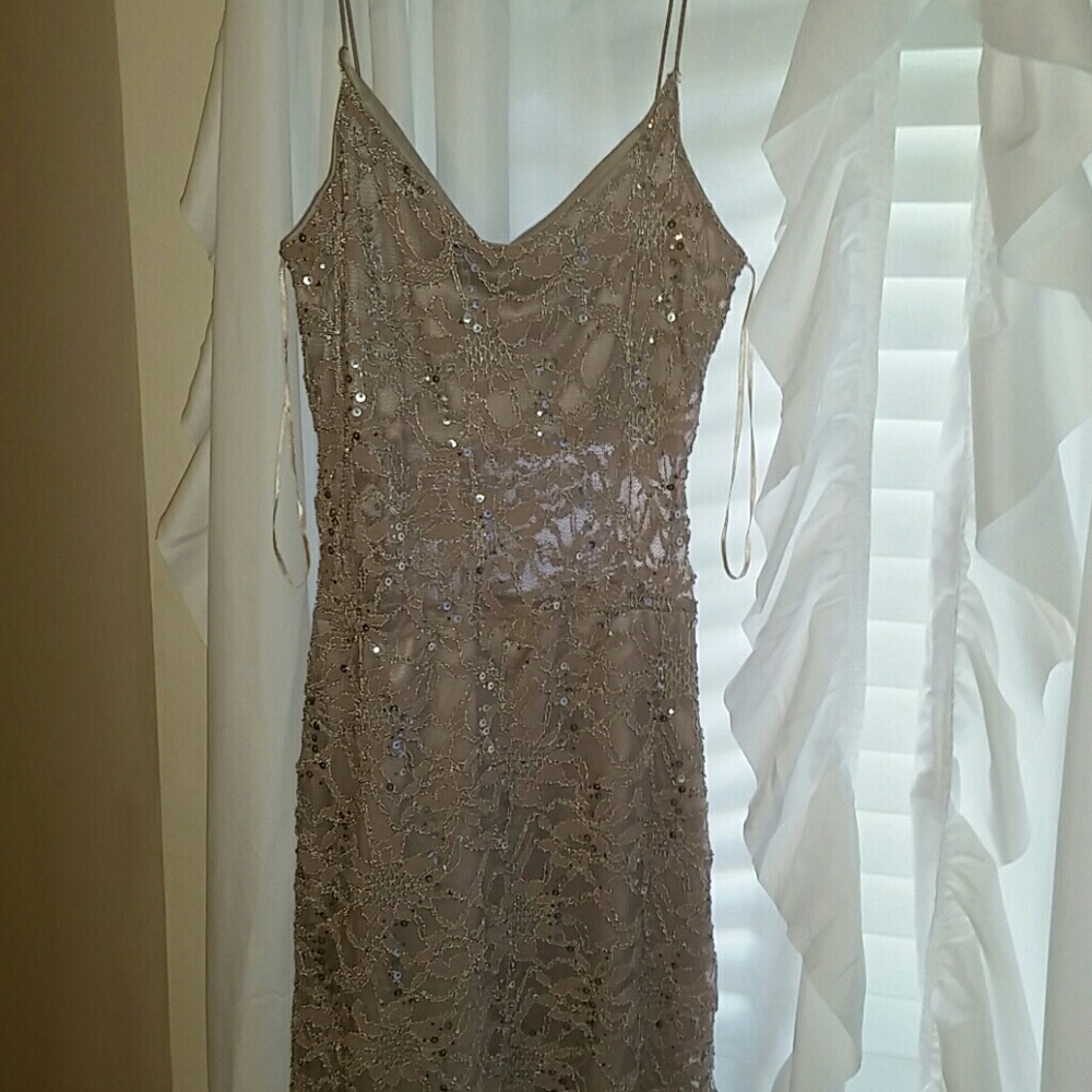 Boohoo lace middle dress size us 6