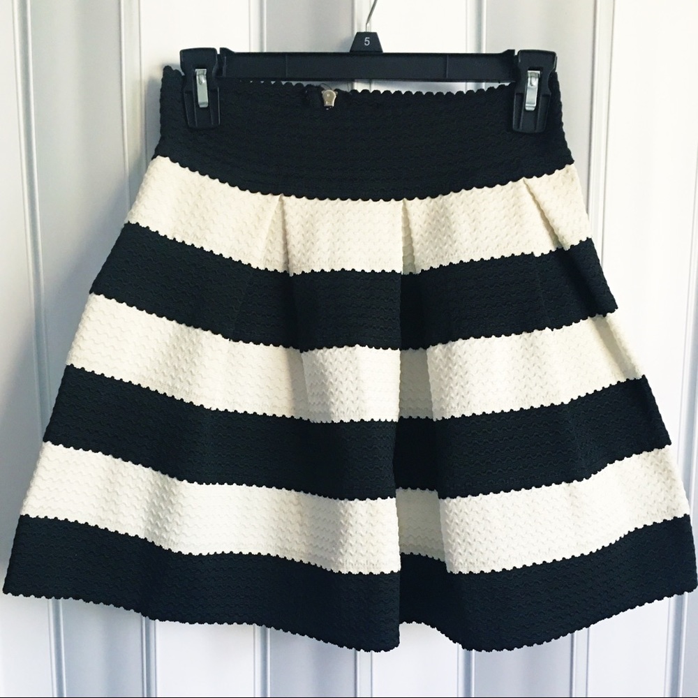 Scallop Trim Striped Skirt