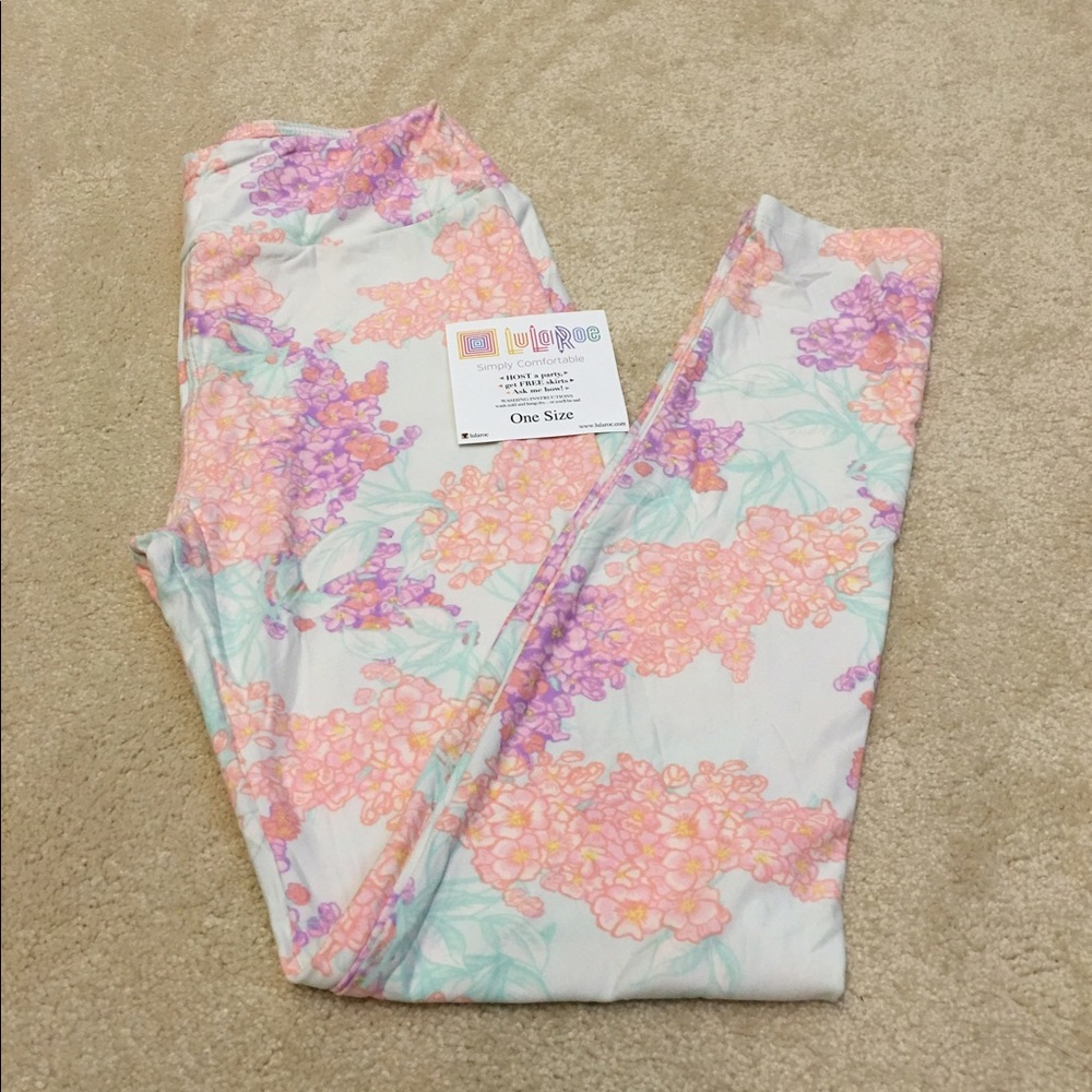 LulaRoe flower leggings 😍 BNWT