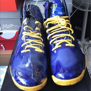 Under Armour Steph Curry sz 12.5 brand new