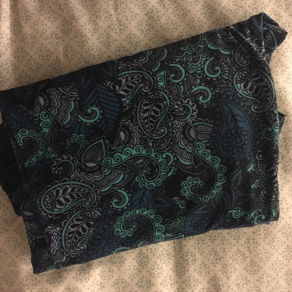 Lularoe Emerald Paisley