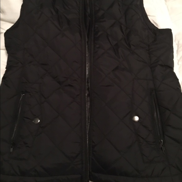 SOLD-Black Vest - Picture 3 of 5