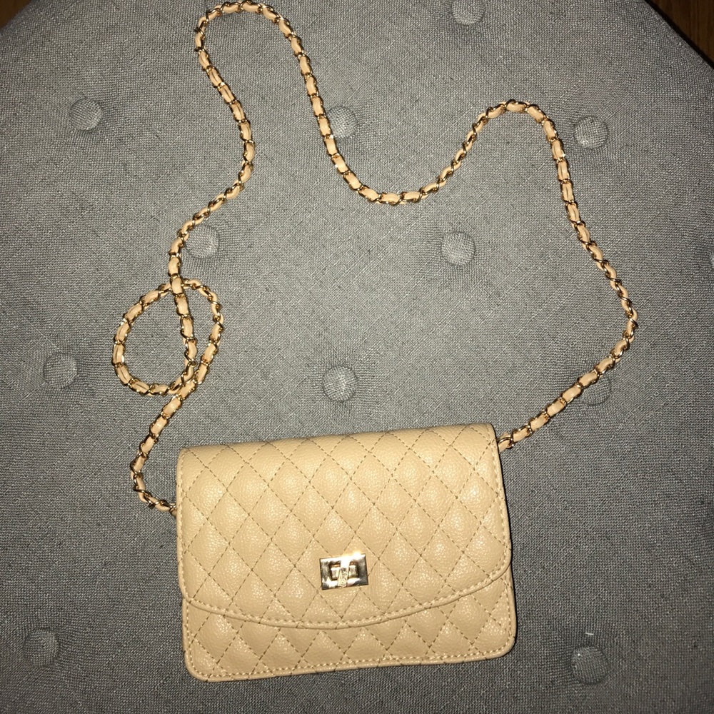 Urban Expressions Sheena Quilted Crossbody bag