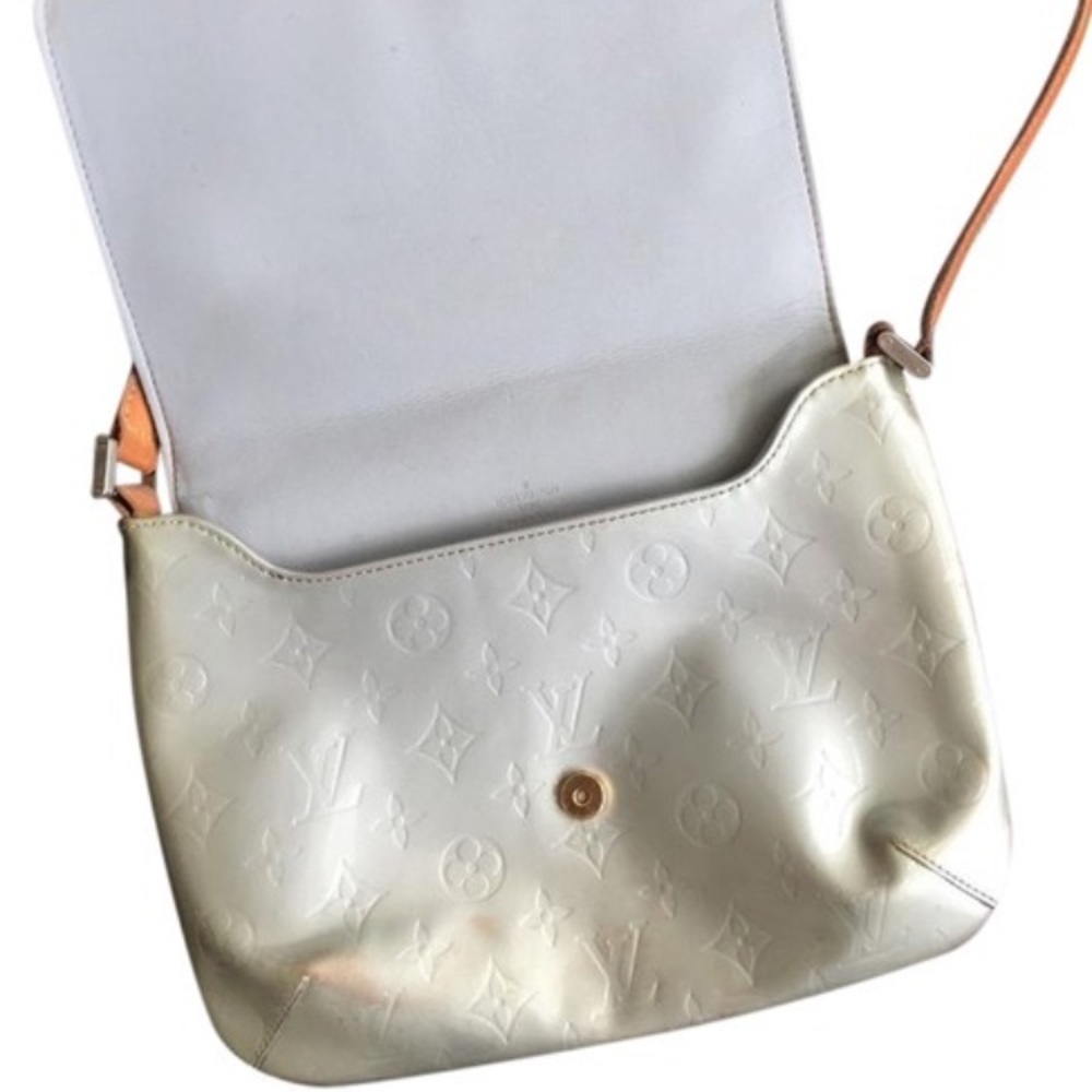 Louis Vuitton Women's Silver Vernis Shoulder Bag