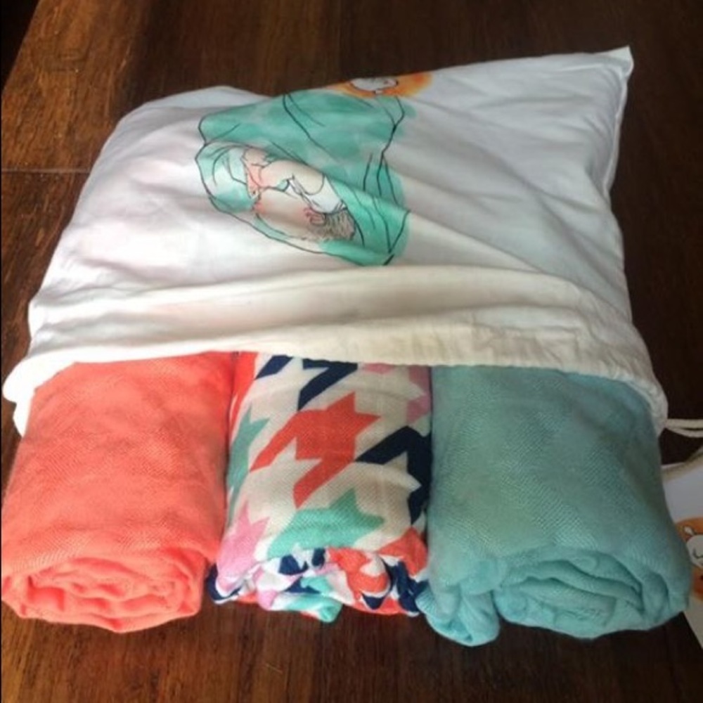 Brand new Tula blankets - Picture 2 of 5