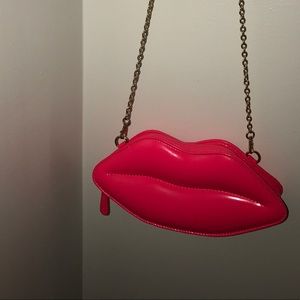 NEVER WORN ALDO lips 👄 crossbody purse.