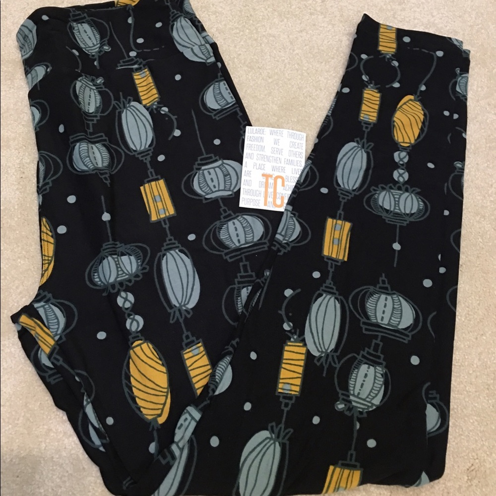 LulaRoe Chinese lanterns leggings -TC