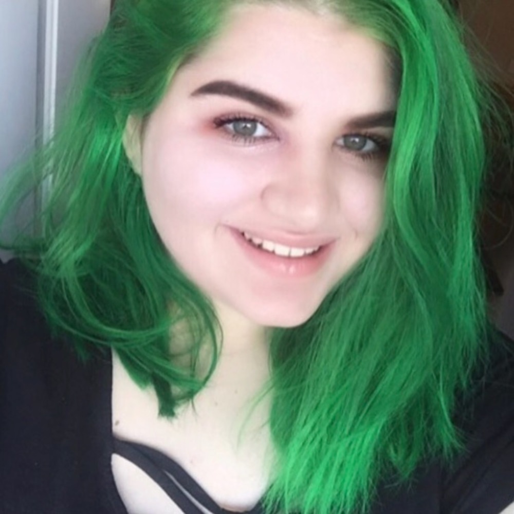 Meet your Posher, Courtney