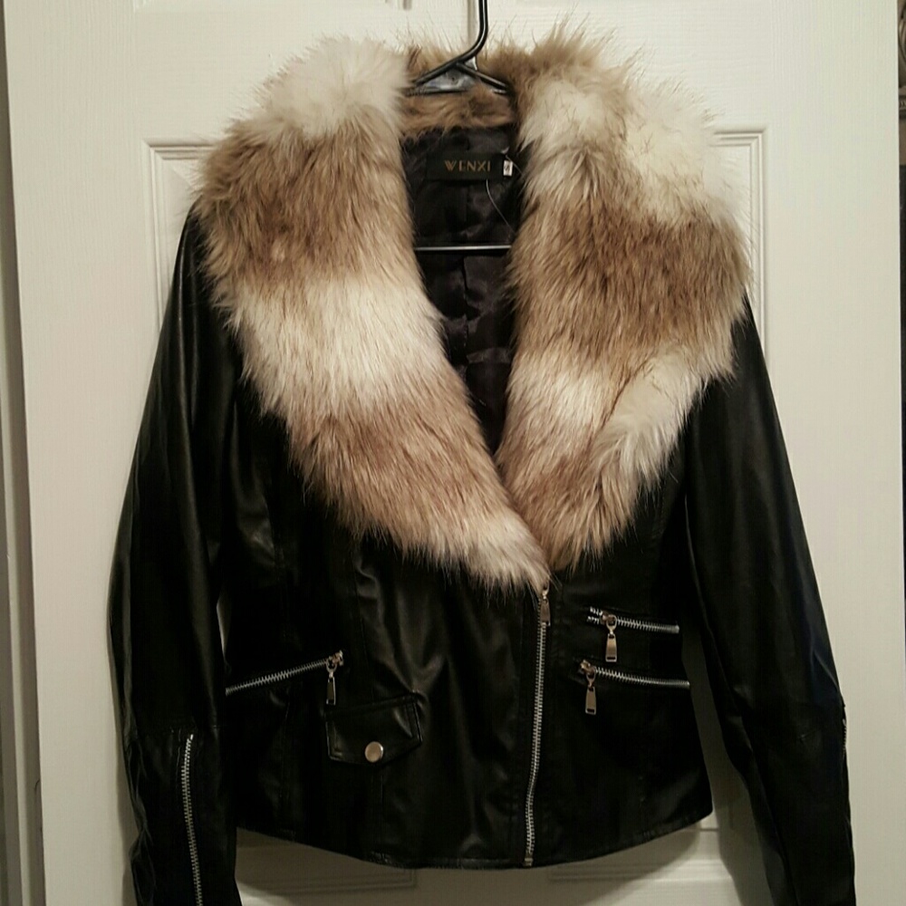 Fur collar leather jacket