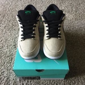 Nike SB Dunk Low "420/Hemp"
