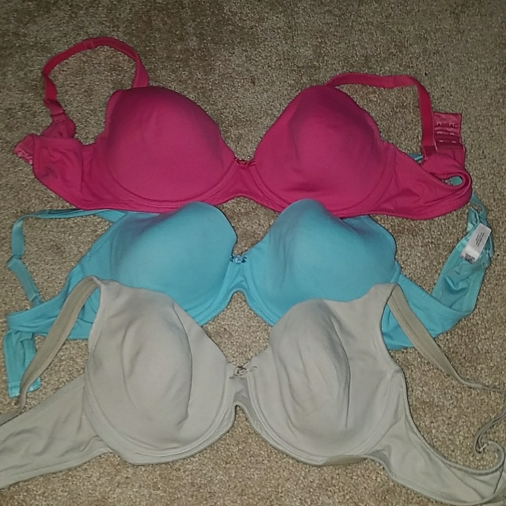 Lot of 3 body by Victoria's secret bras