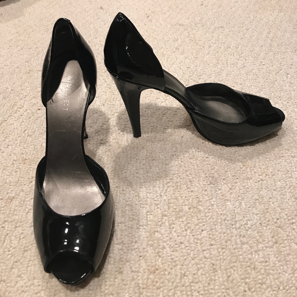 Black nine west peep toe pumps
